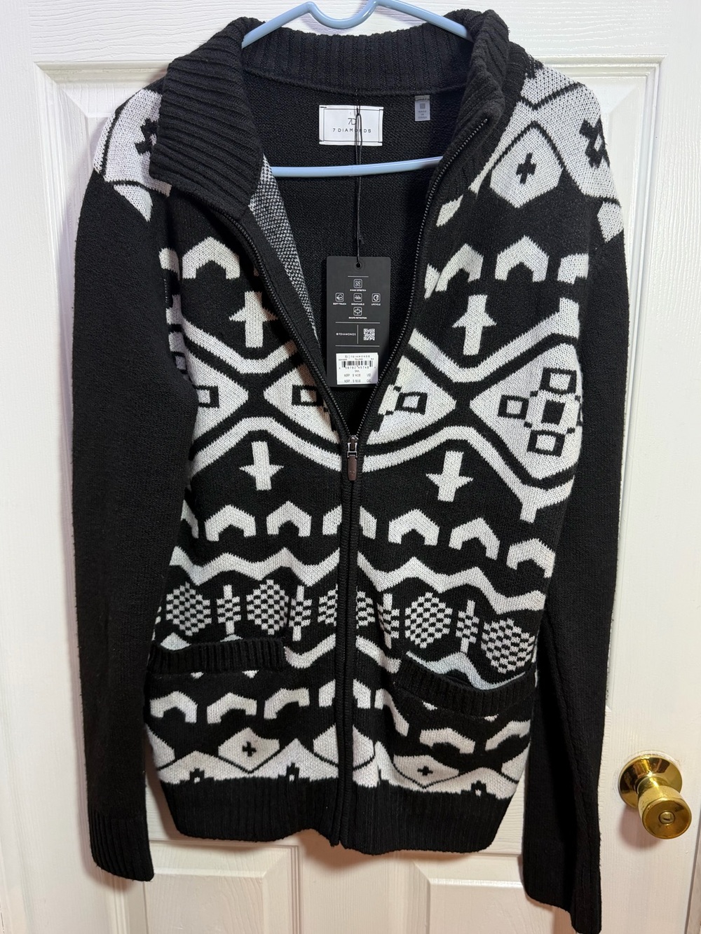 7 Diamonds Black & White Geometric Zip-Up Sweater